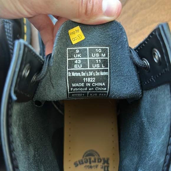 Men’s Dr. Marten 1460 - Picture 9 of 11